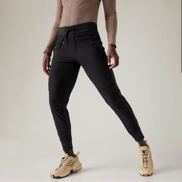 ATHLETA Trekkie North High Rise Active Ankle Jogger in Black Size 8 - Picture 7 of 7